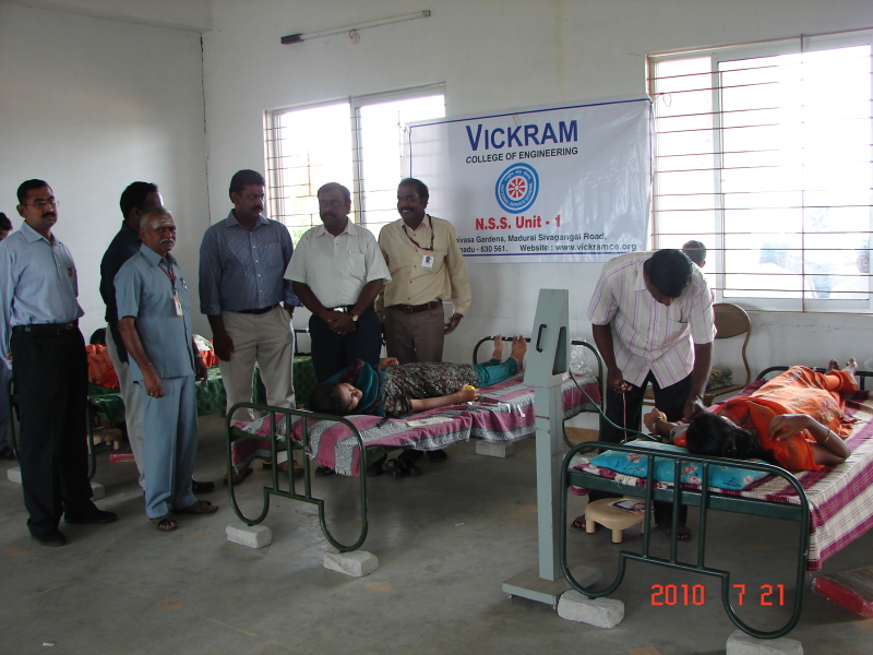 Medical team from Government Hospital Sivagangai and the team of Vickram College of Engineering administering the process