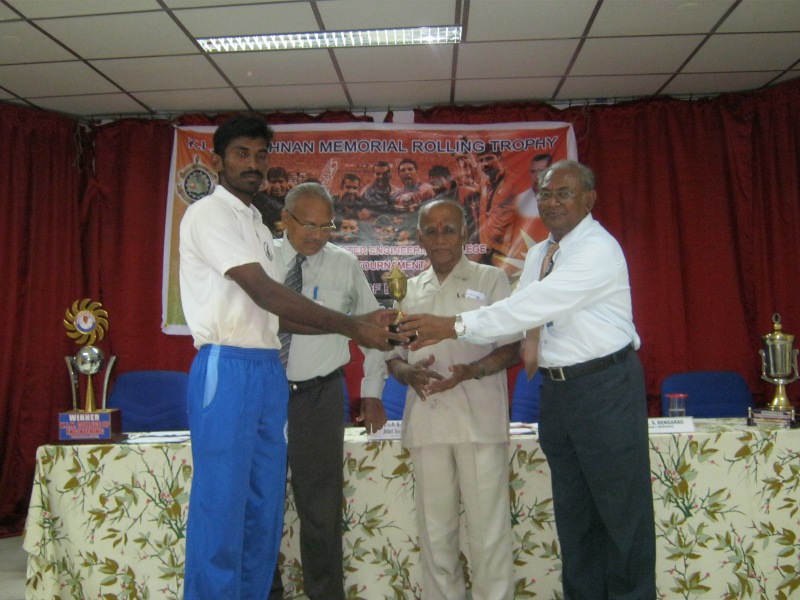 Suresh of EEE Receiving the Man of the Tournament Award