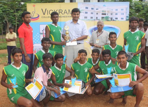 Mangayarkarasi received the VIckram Volley ball Championship for School -2012 trophy,